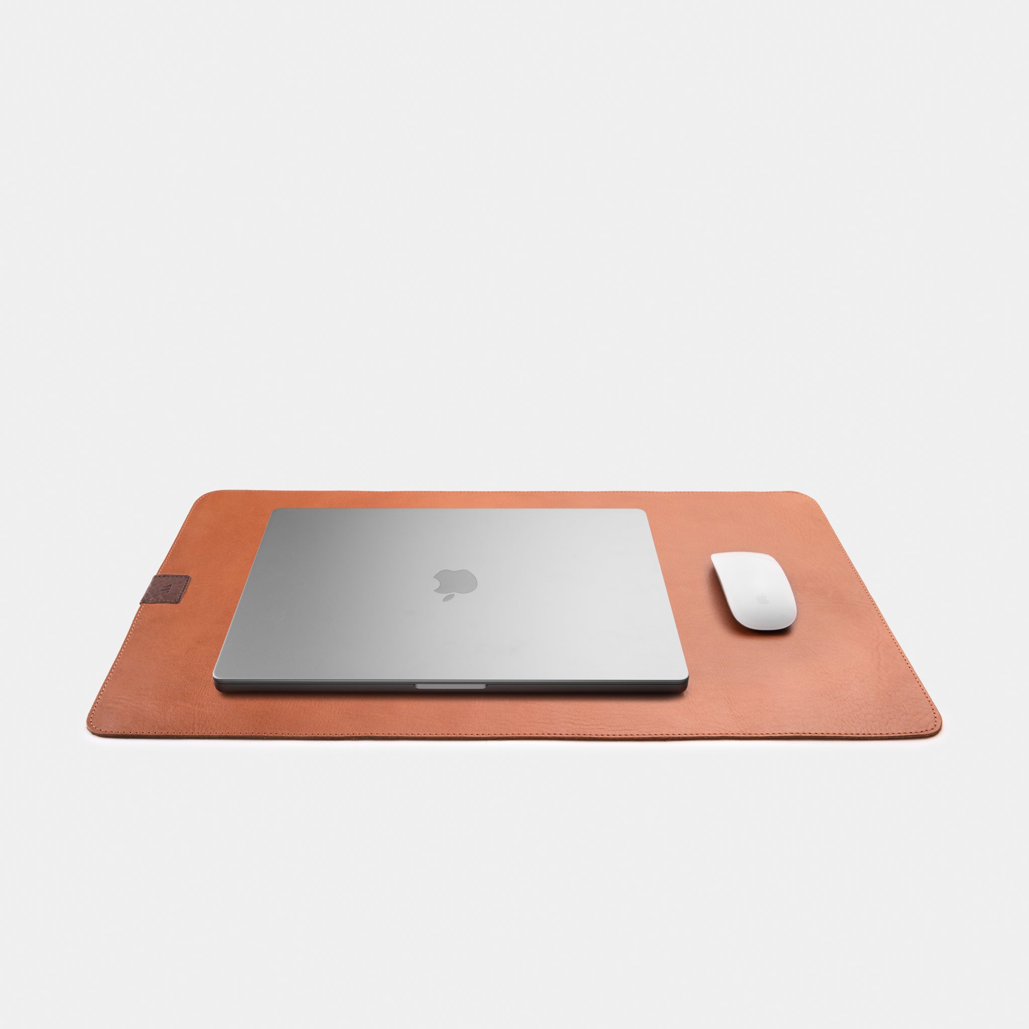 Walden® Laptop Mat de Cuero Genuino · Terra