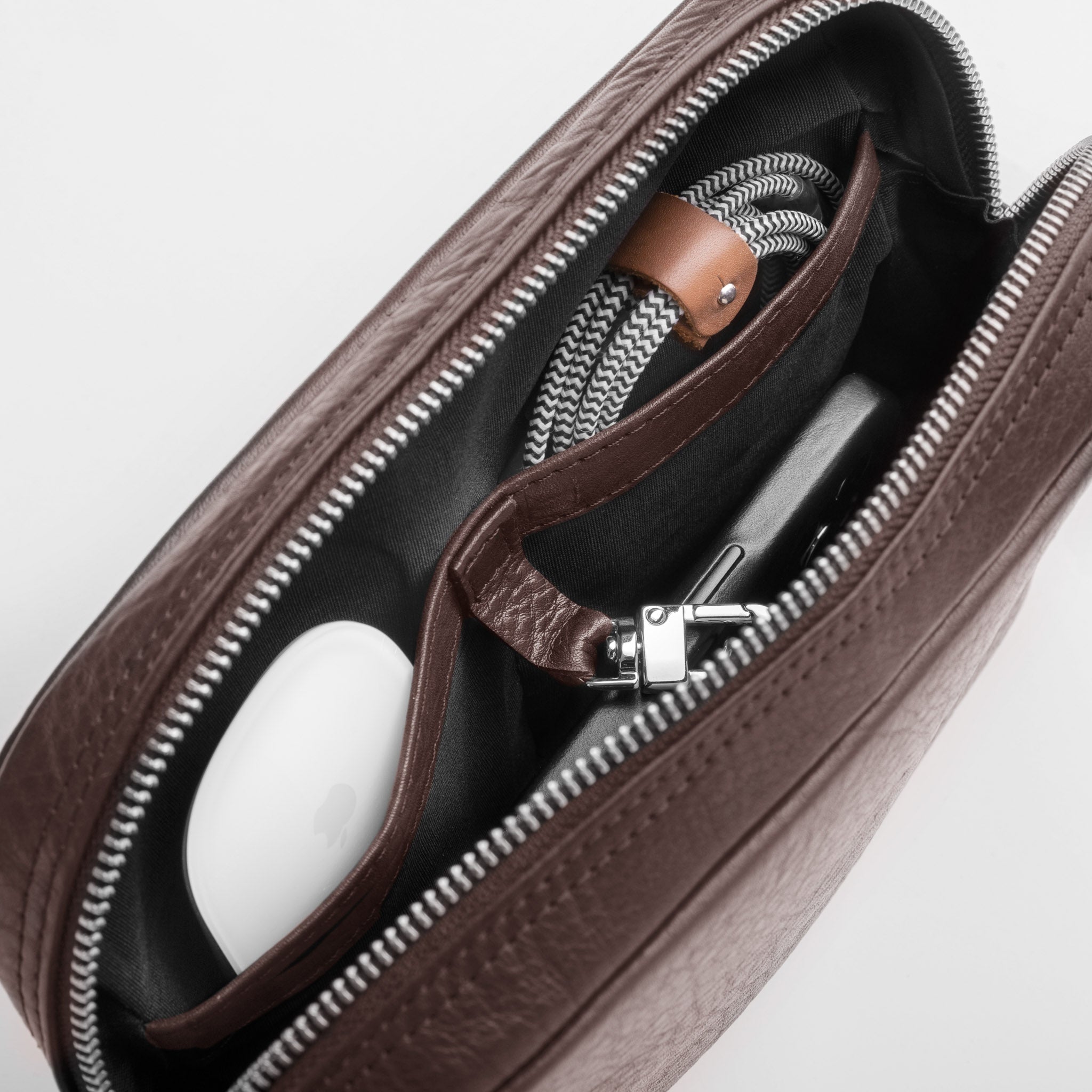 Walden® Bolso Tech de Cuero Genuino · Moca #color_moca