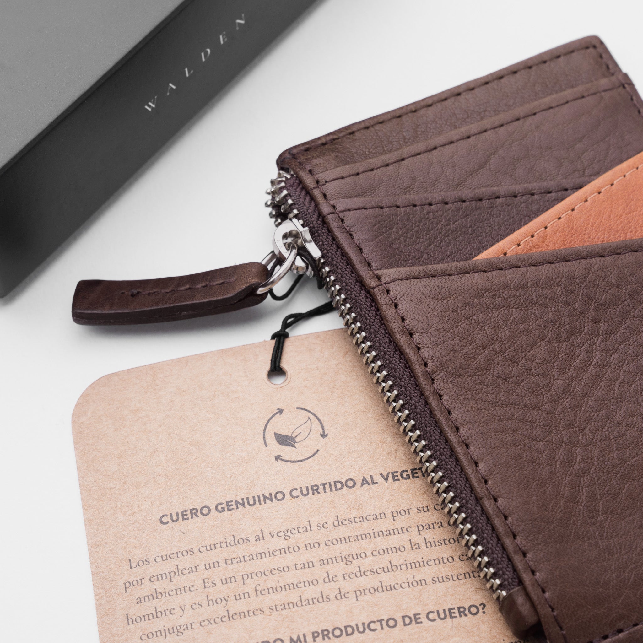 Walden® Tarjetero Zipper de Cuero Genuino · Moca #color_moca