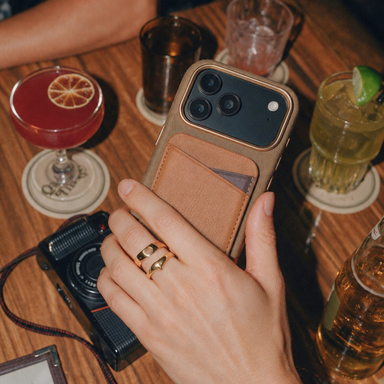 Walden® Funda de Tejido CORDURA® y Cuero para iPhone · Mekas #color_mekas