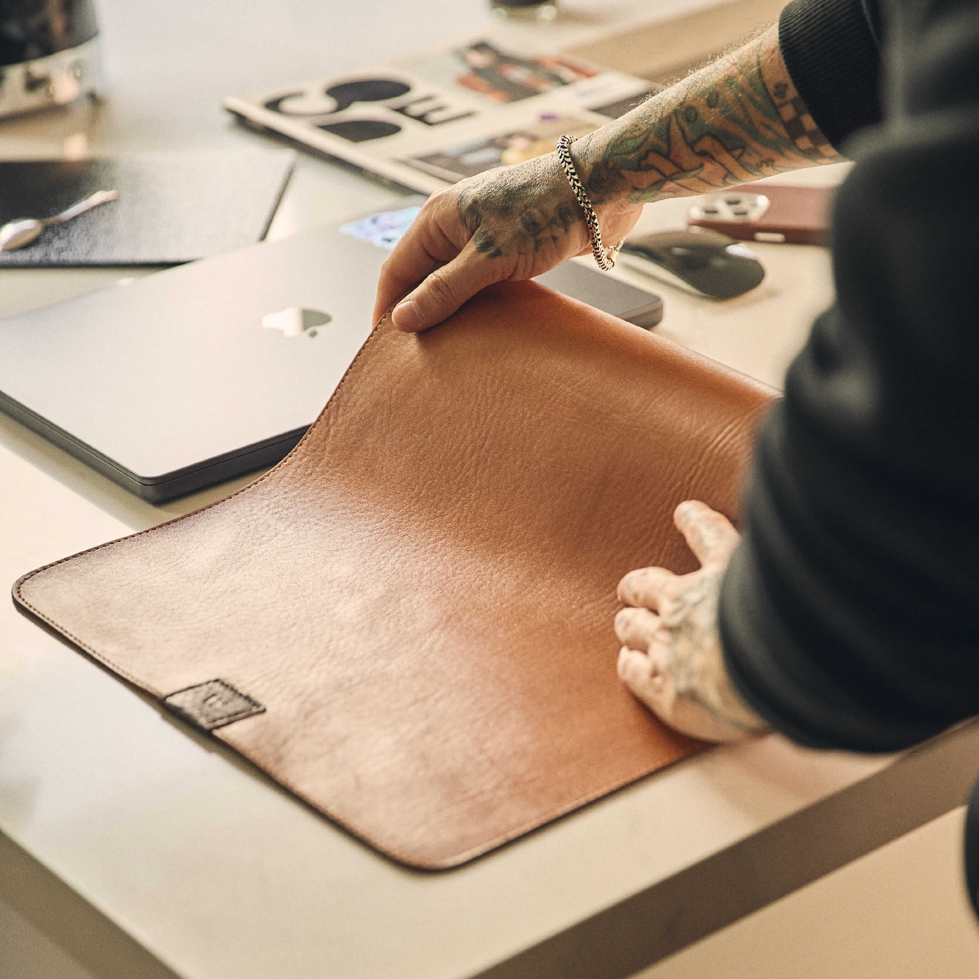 Walden® Laptop Mat de Cuero Genuino · Terra