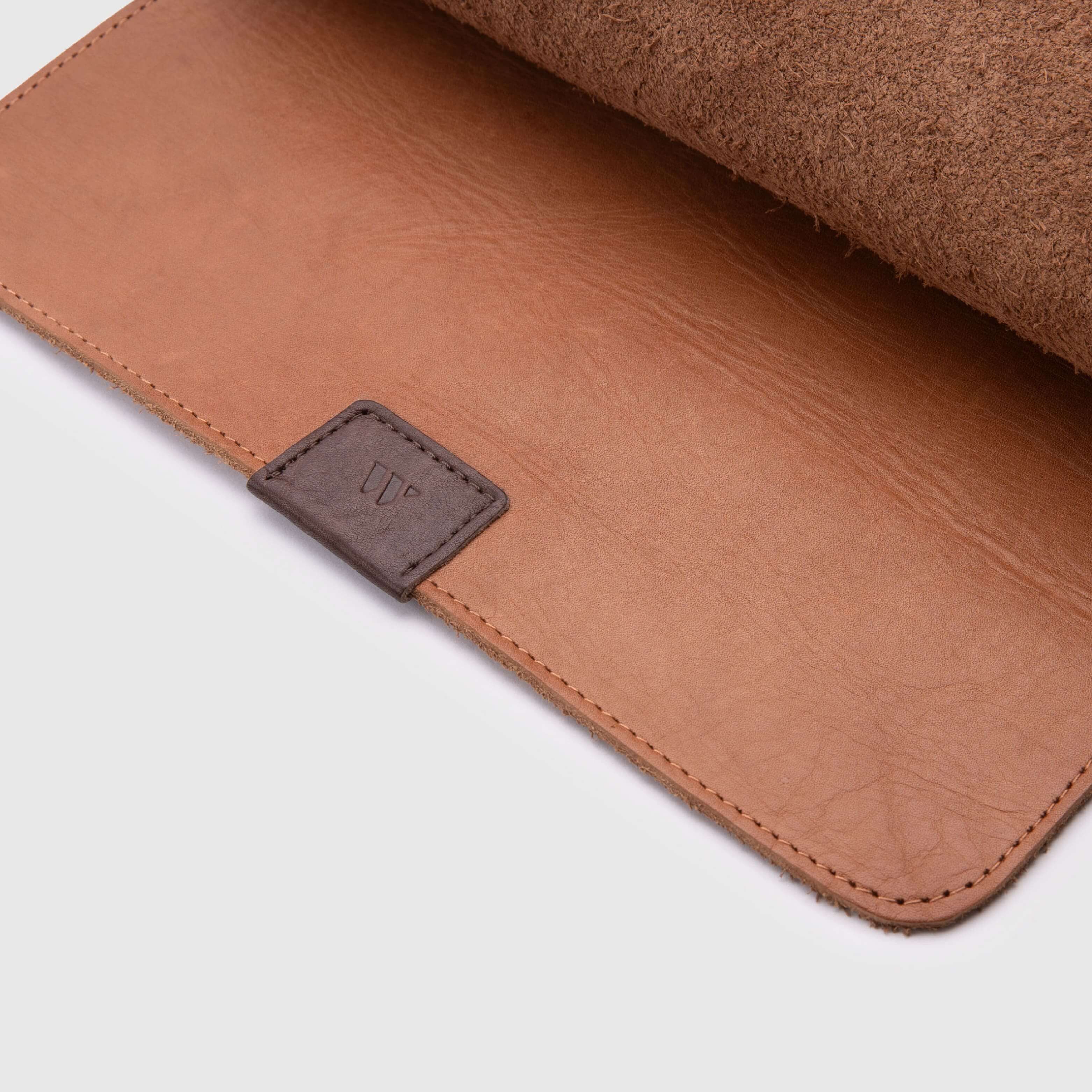 Walden® Laptop Mat de Cuero Genuino · Terra