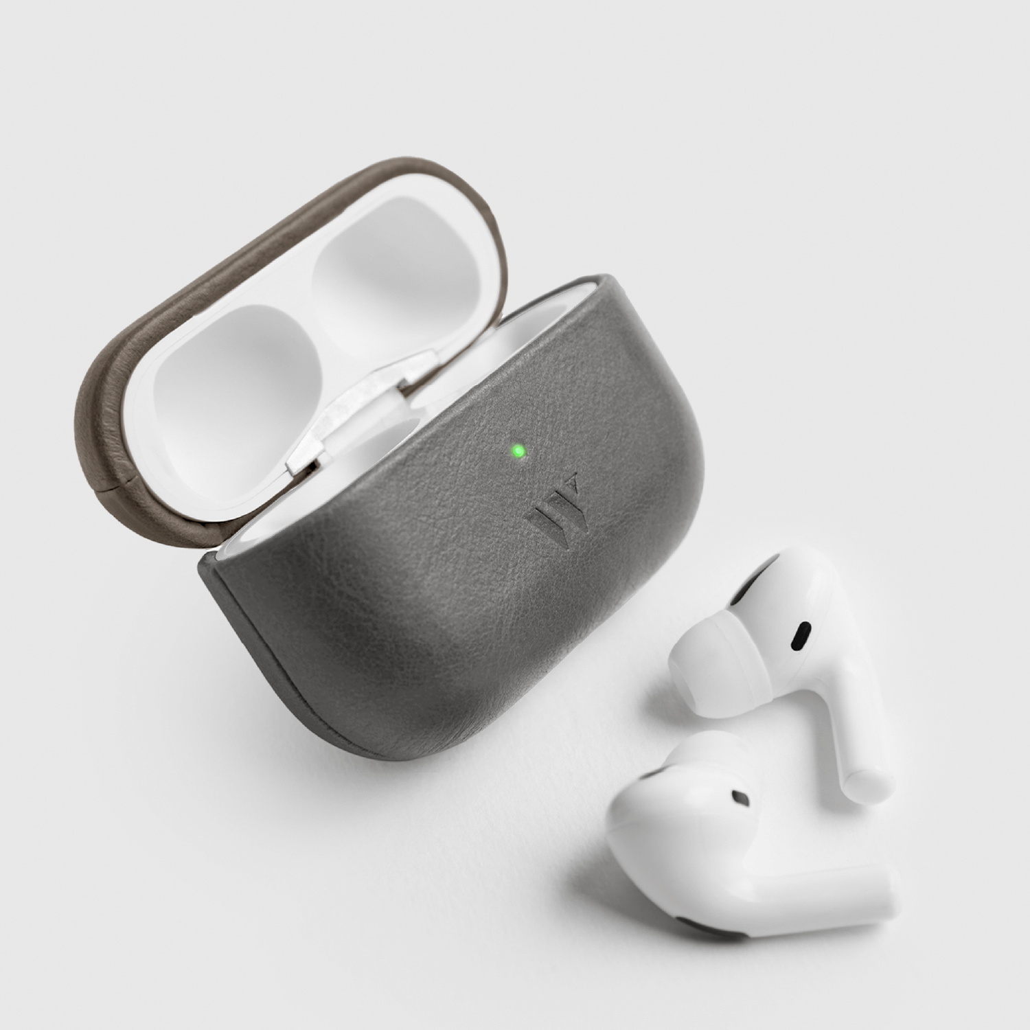 Walden® Estuche para Airpods de Cuero Combinado · Alcantara #color_alcantara