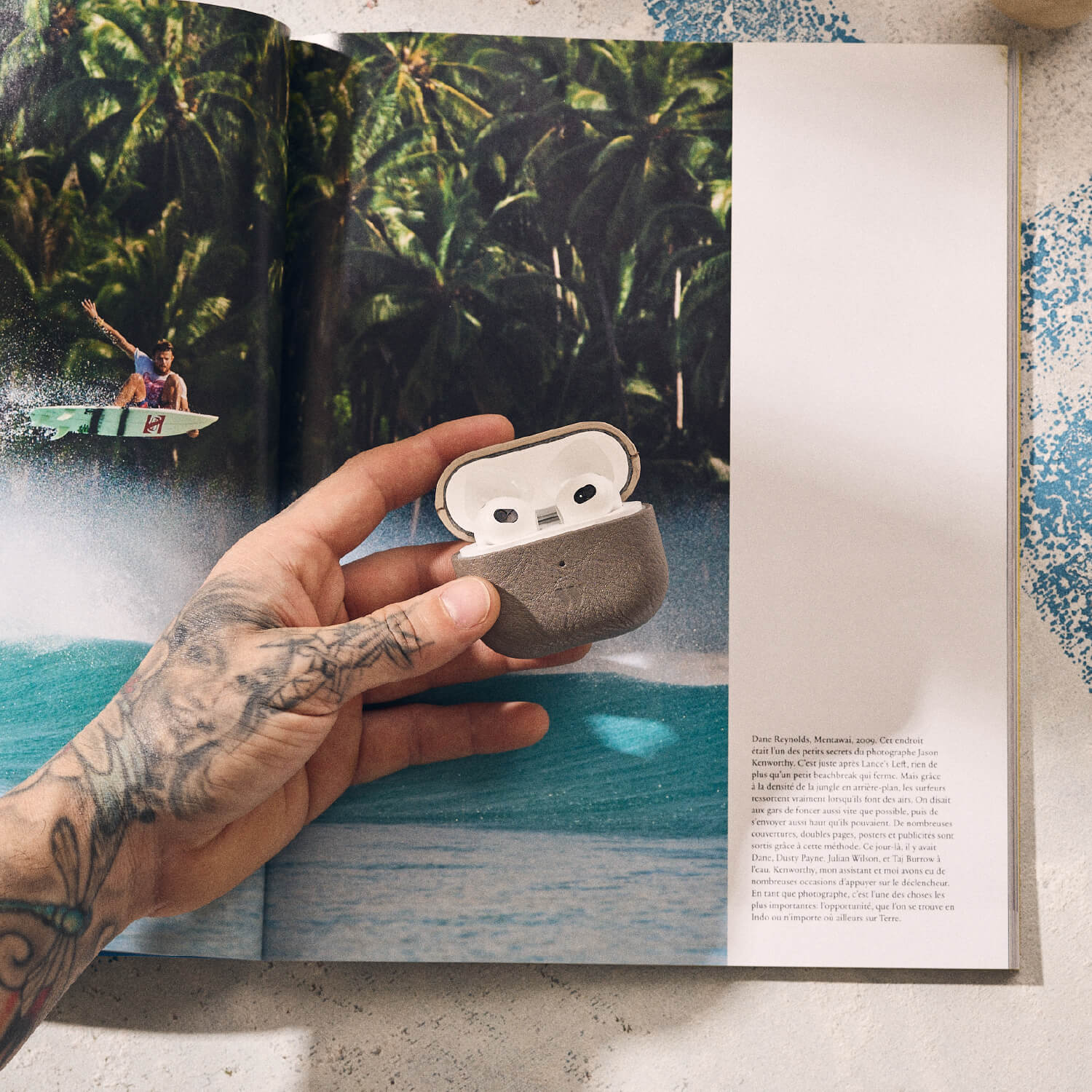 Walden® Estuche para Airpods de Cuero Combinado · Volta #color_volta