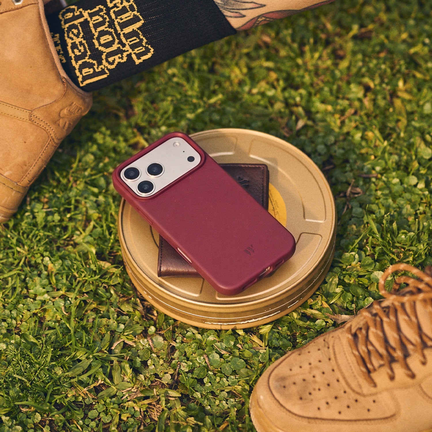 Walden® Funda Biodegradable para iPhone · Burgundy #color_burgundy