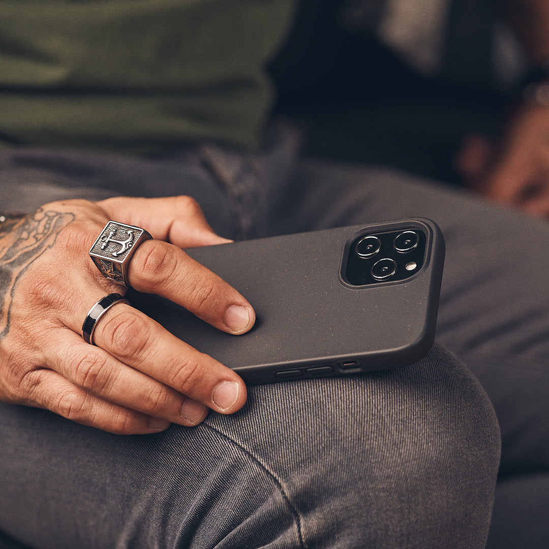 Walden® Funda Biodegradable para iPhone · Deep Black #color_deep black