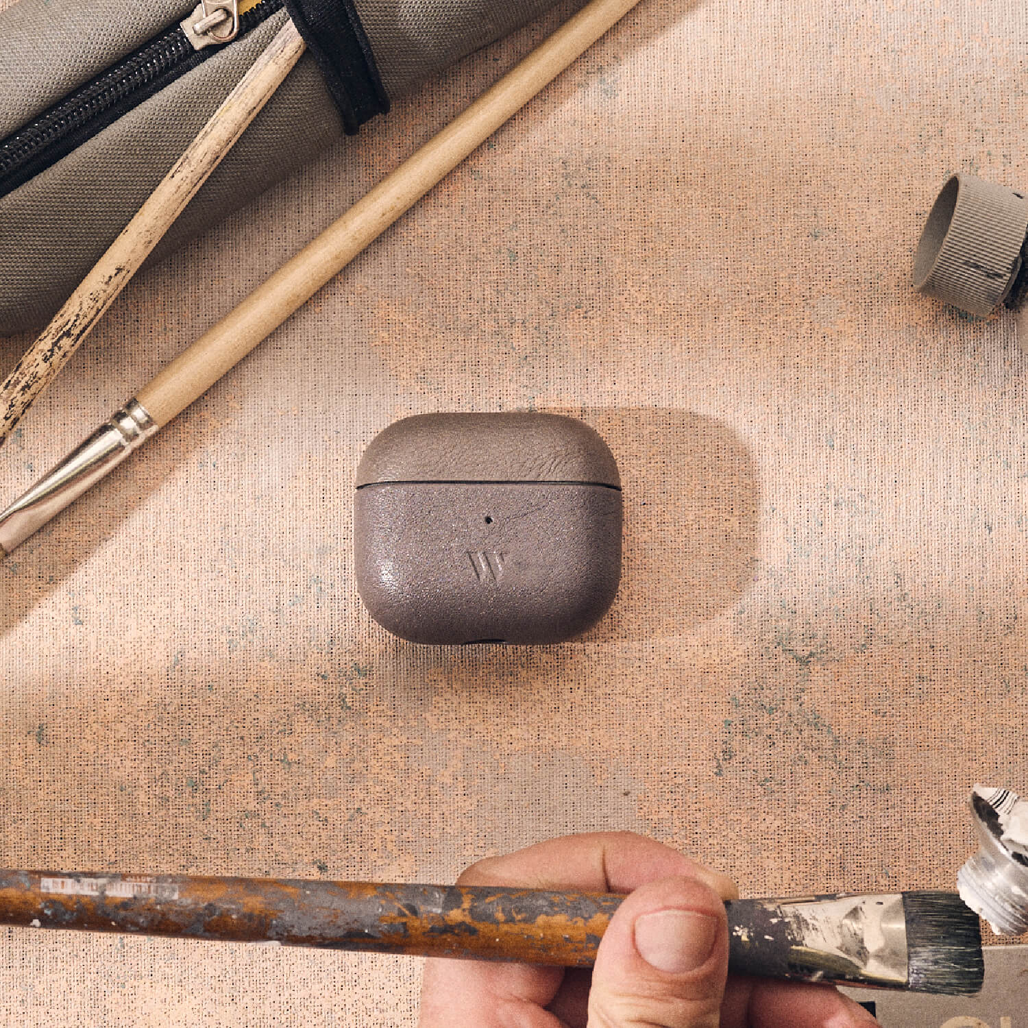 Walden® Estuche para Airpods de Cuero Combinado · Alcantara #color_alcantara