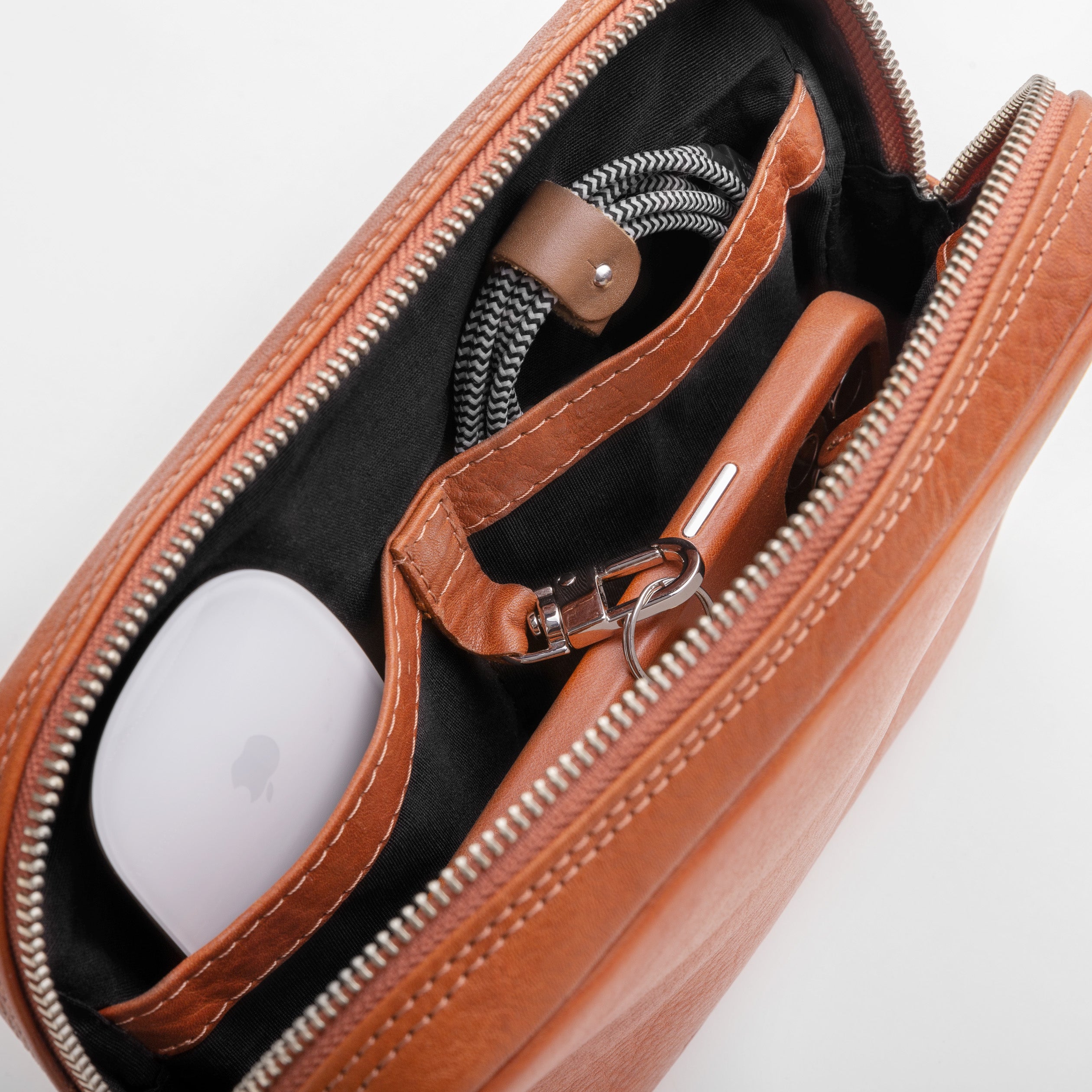 Walden® Bundle Funda iPad + Bolso Tech de Cuero Genuino · Terra