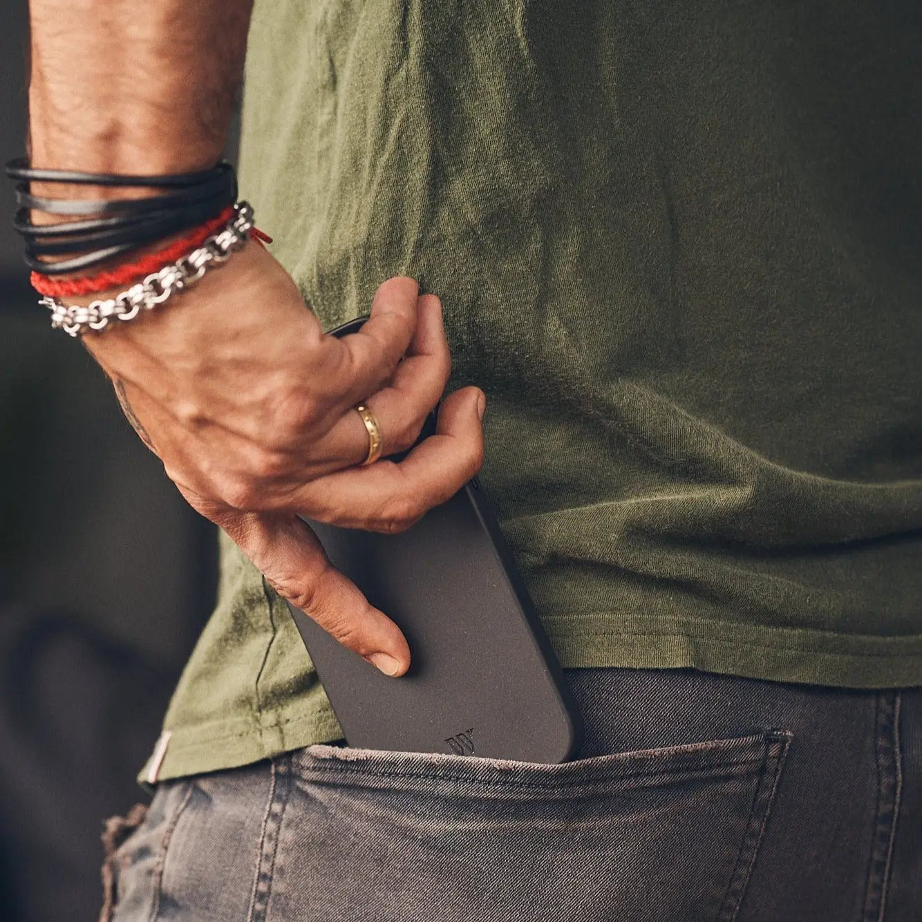 Walden® Funda Biodegradable para iPhone · Deep Black #color_deep black