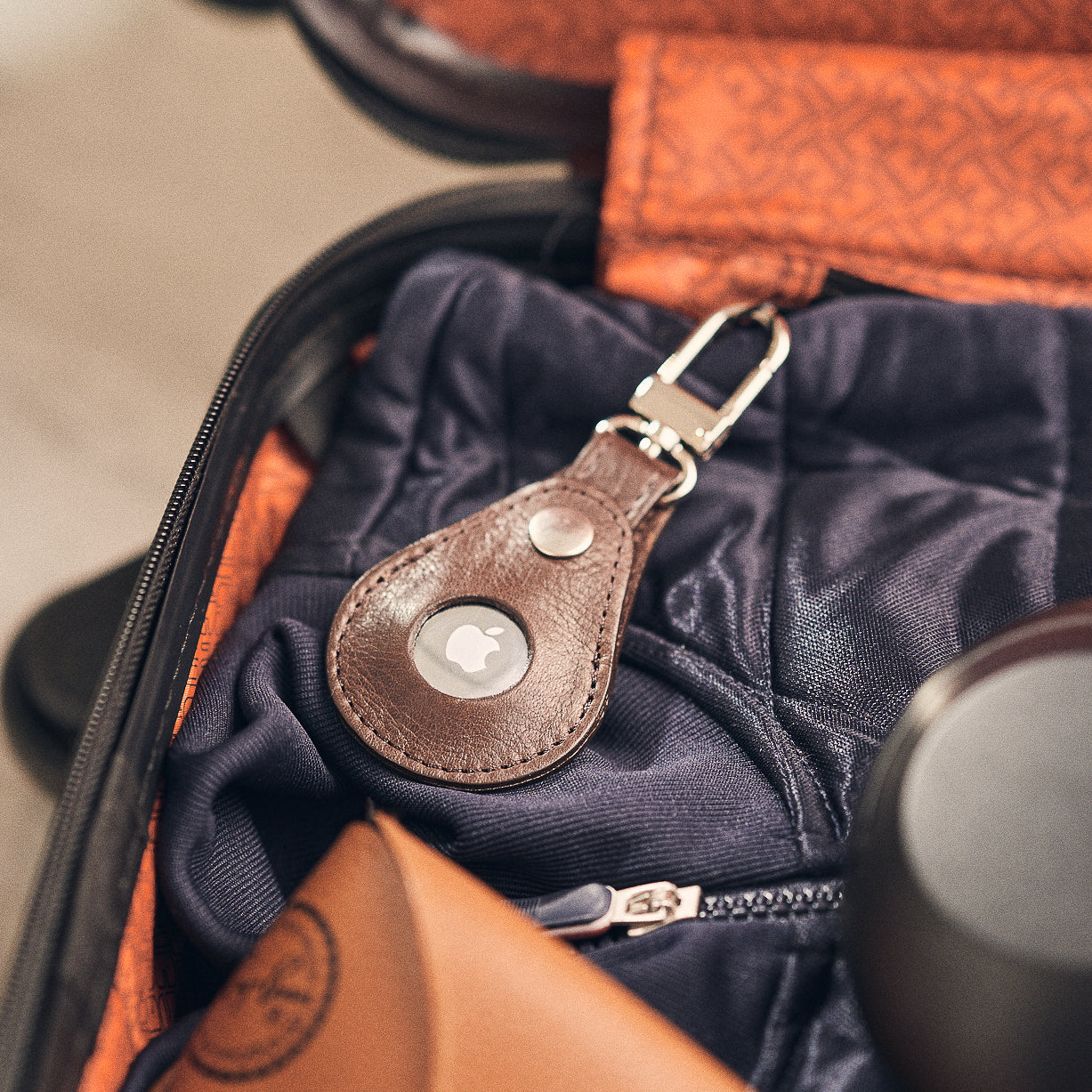 Walden® Llavero Airtag de Cuero Genuino · Moca #color_moca