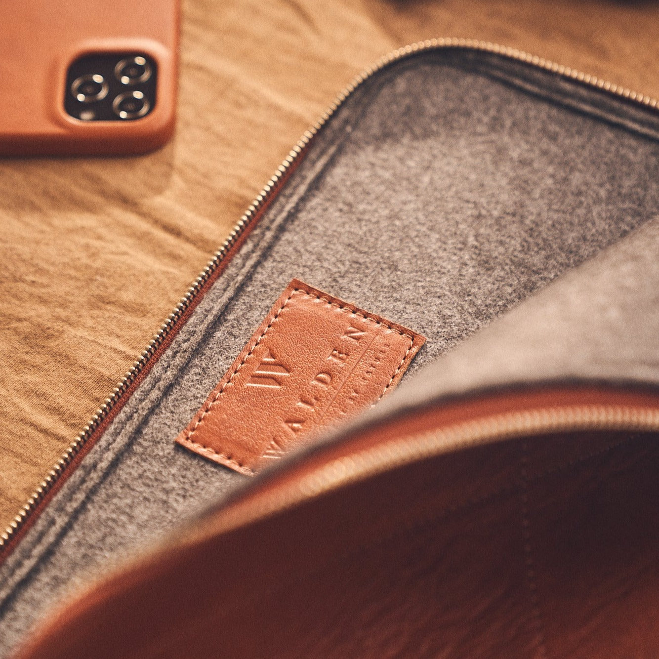 Walden® Funda para Apple Macbook de Cuero Genuino · Terra #color_terra