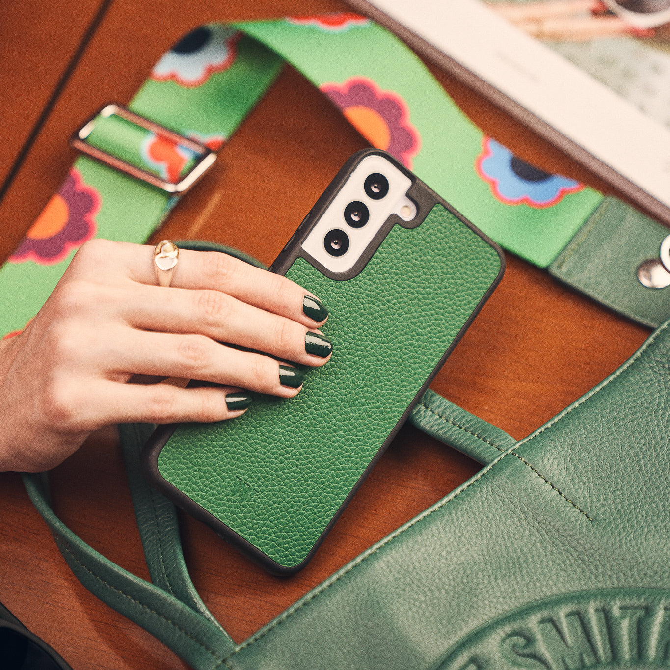 Walden® Funda de Cuero Genuino para Samsung · Amazonia #color_amazonia