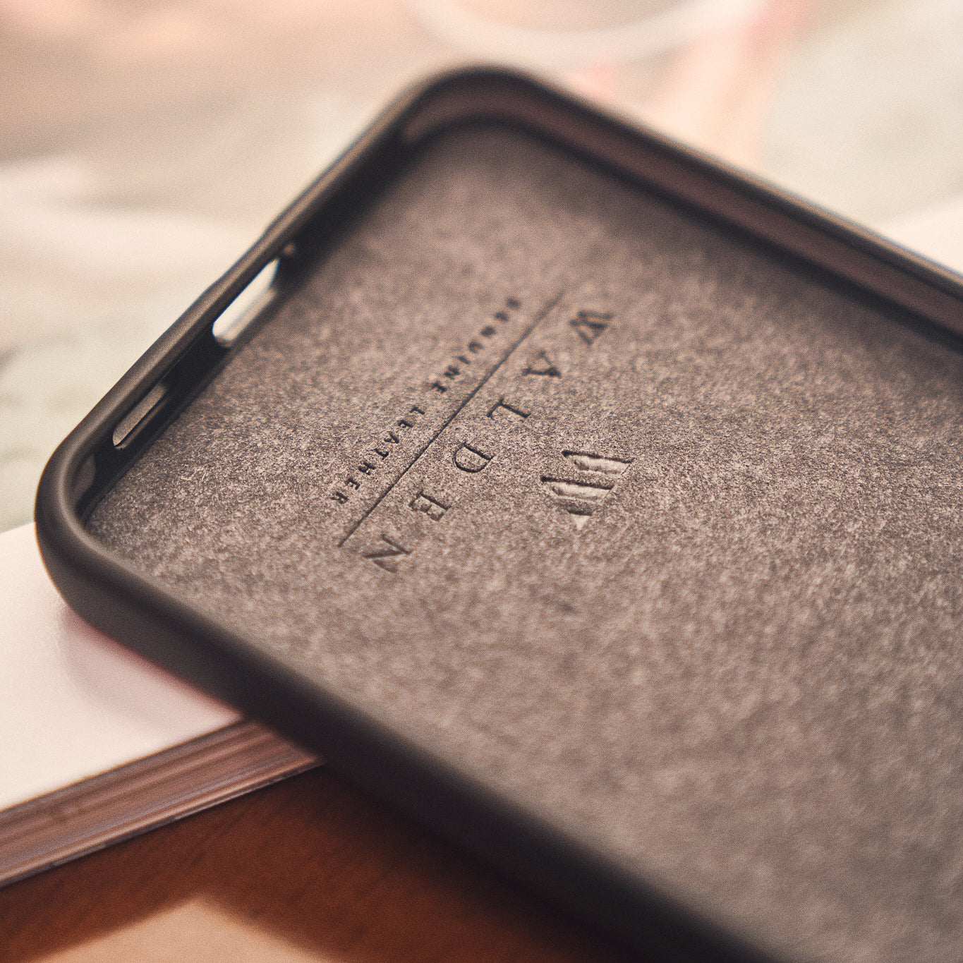 Walden® Funda de Cuero Genuino para Samsung · Amazonia #color_amazonia