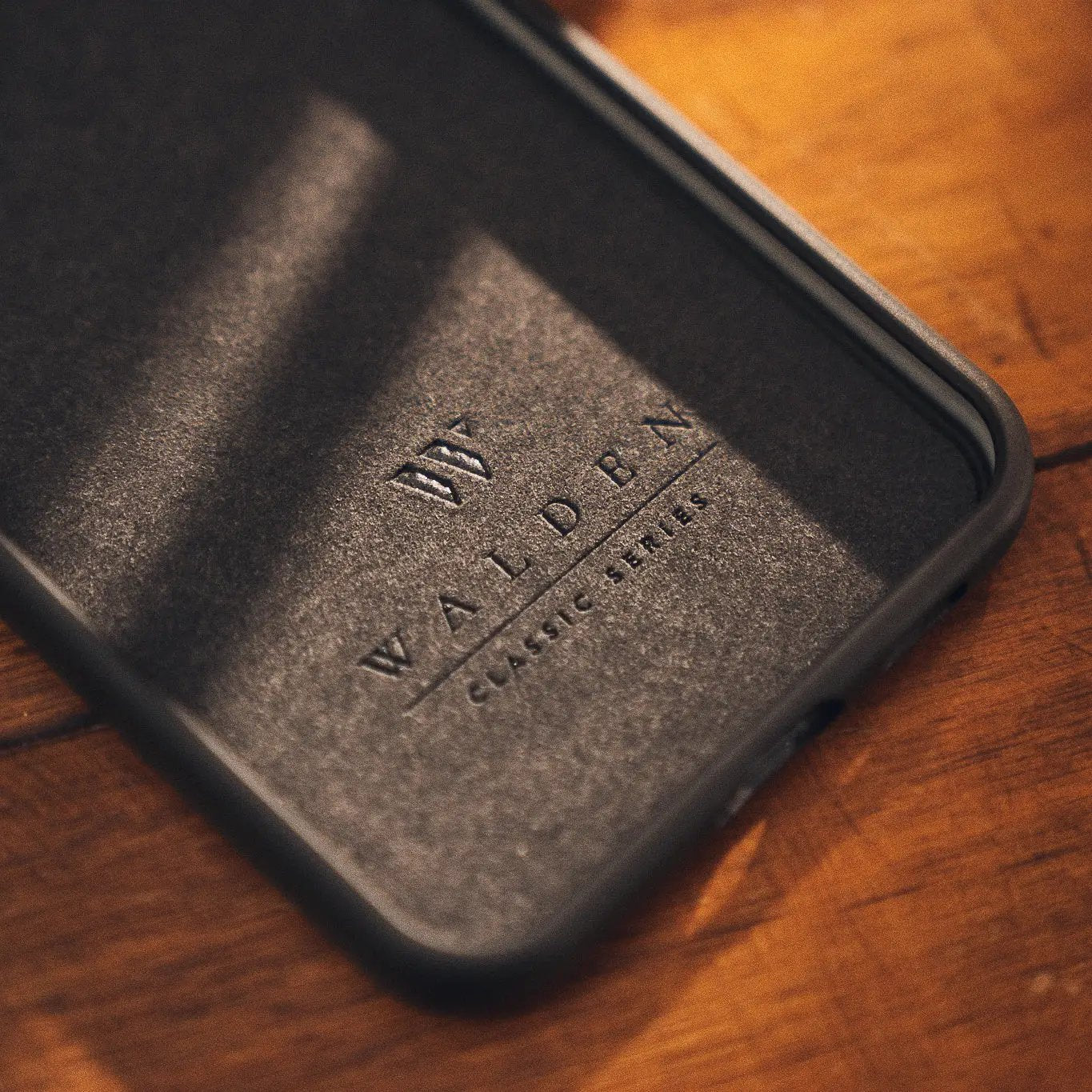 Walden® Funda de Madera Genuina para Samsung · Walnut #color_walnut