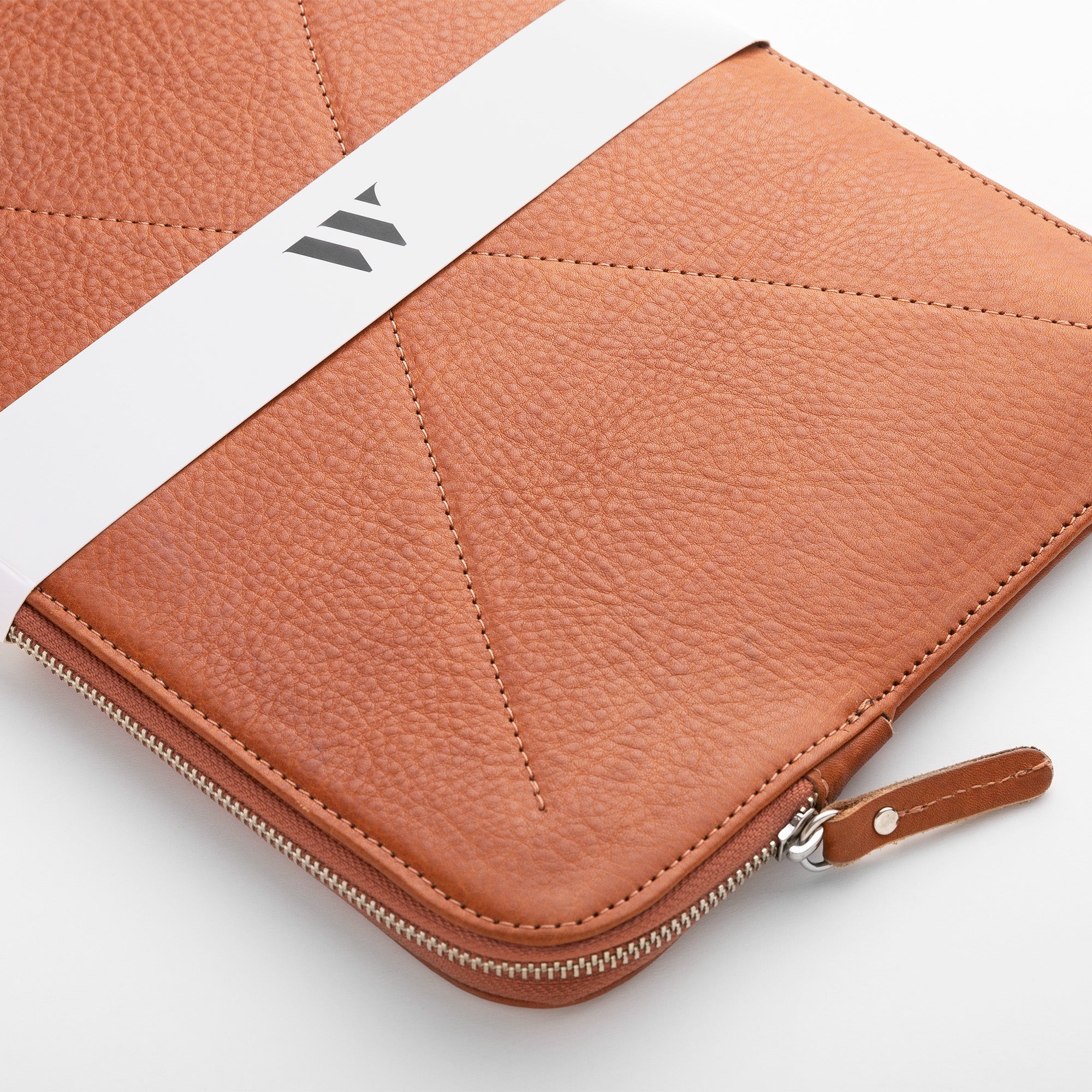 Walden® Bundle Funda Macbook / PC Laptop + Bolso Tech de Cuero Genuino · Terra #color_terra