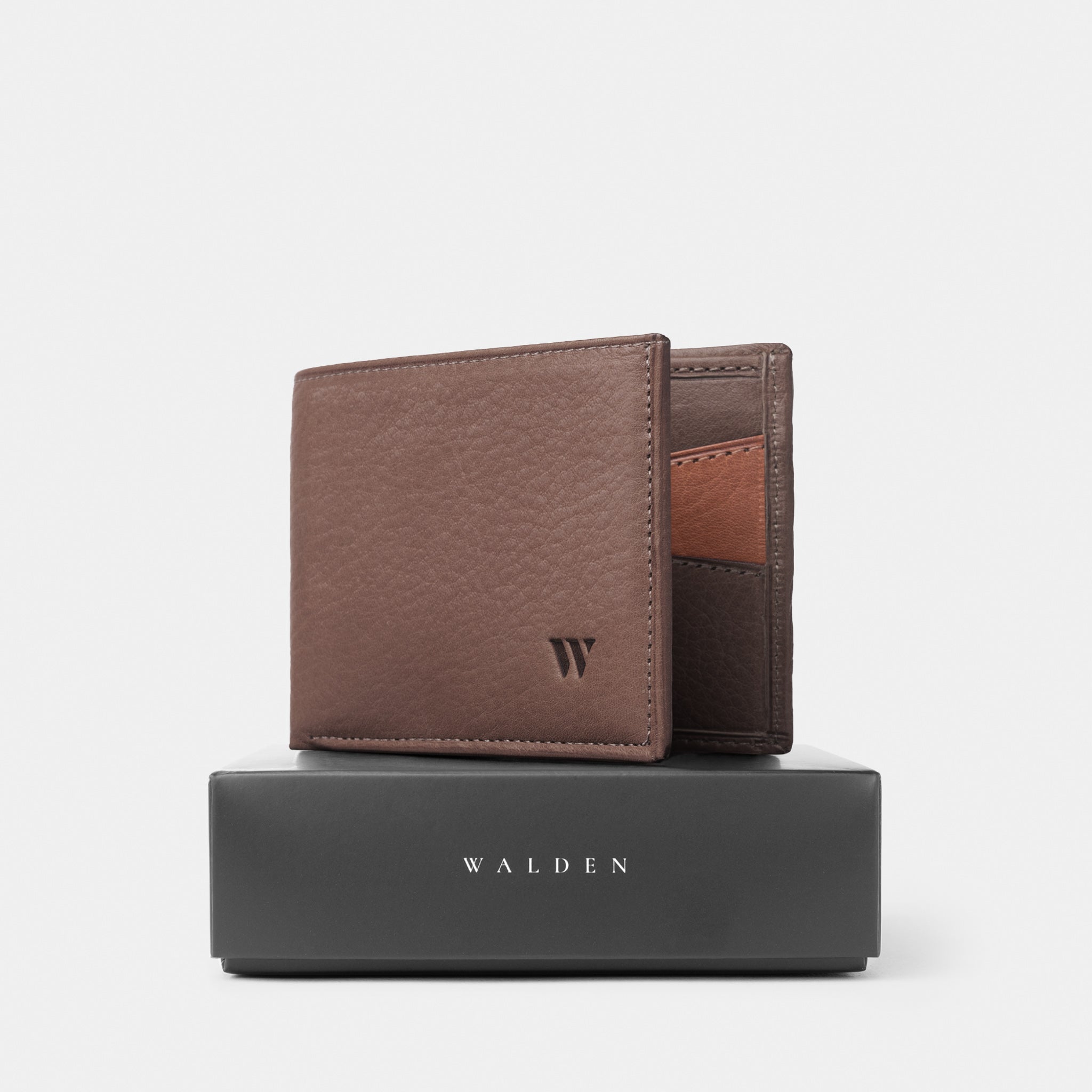 Walden® Billetera Euro Mark de Cuero Genuino · Moca #color_moca