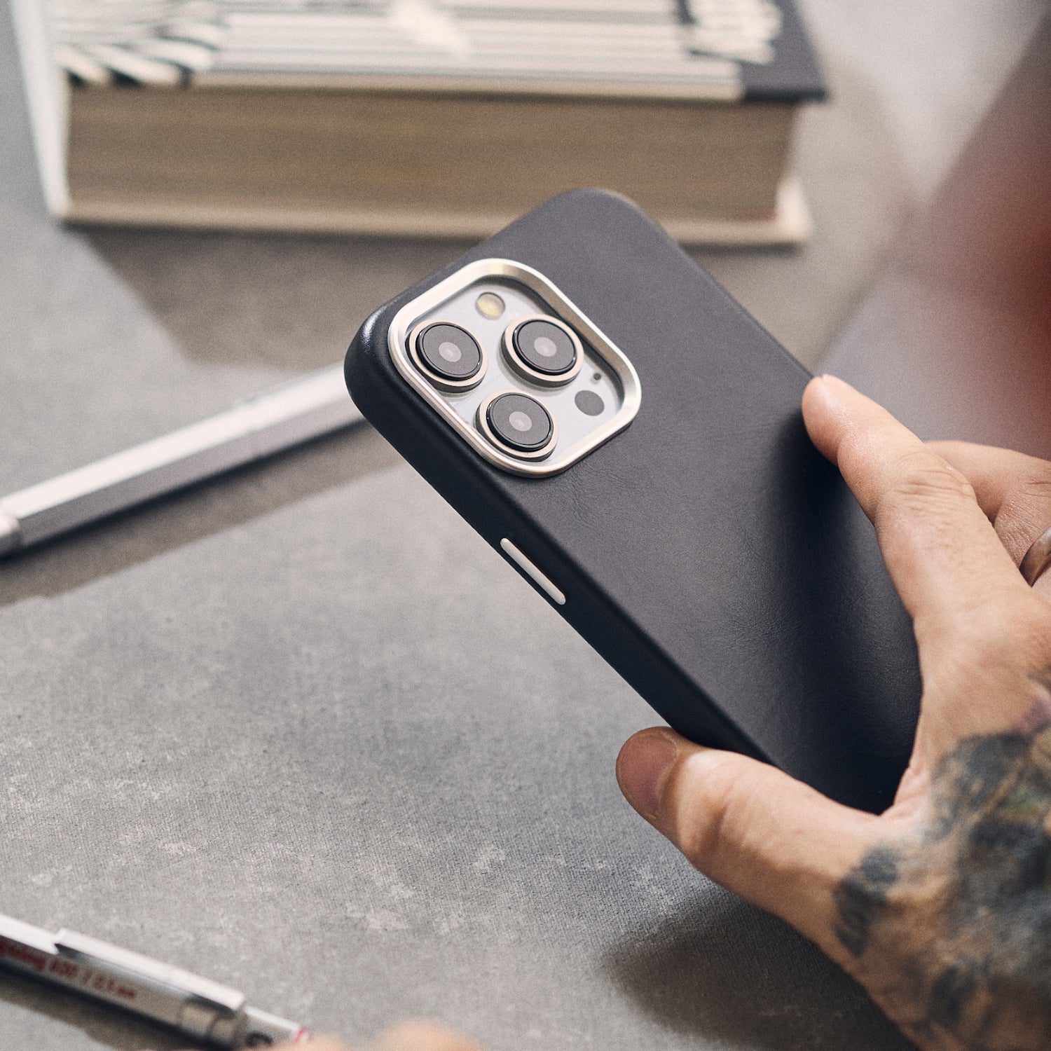 Walden® Funda iPhone + Correa Apple Watch de Cuero Genuino ·
Bosco #color_bosco (silver)