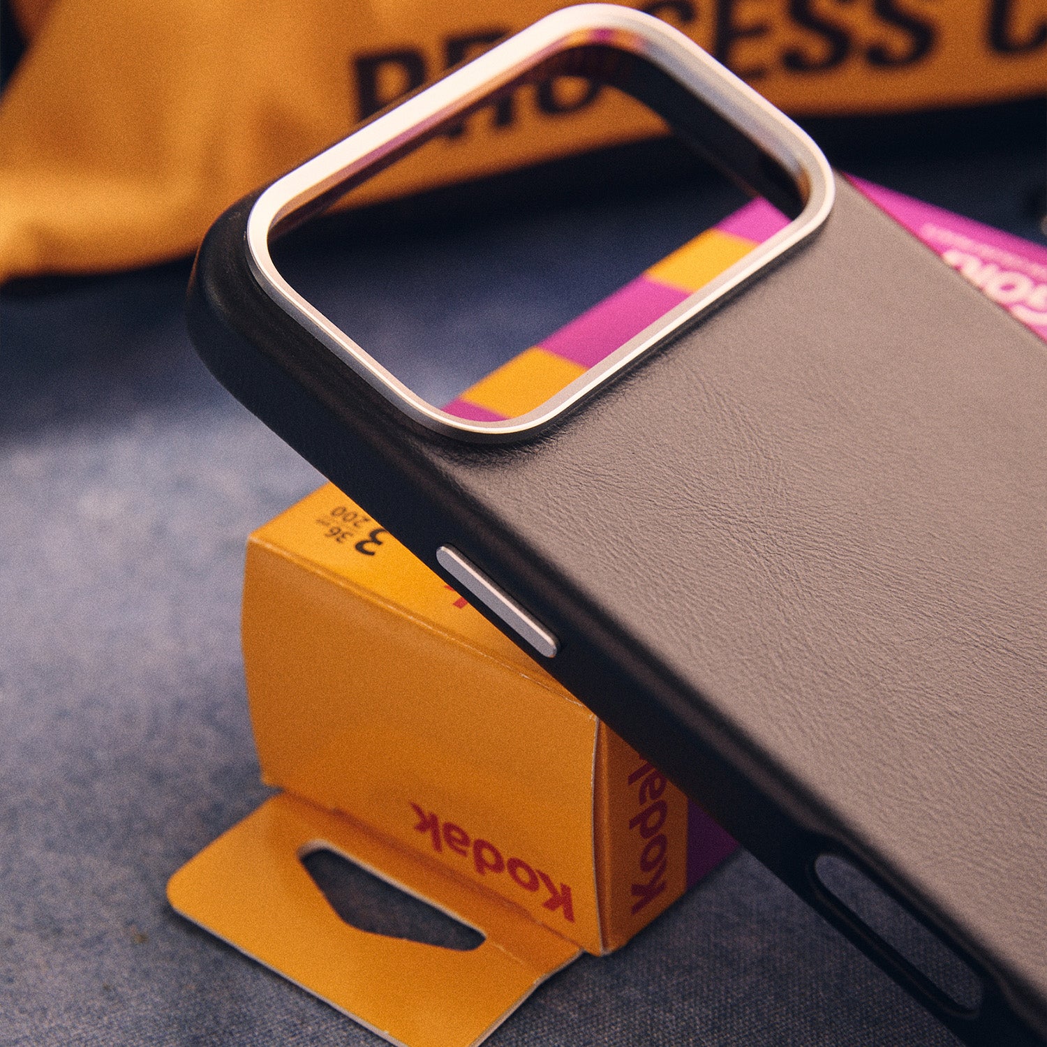 Walden® Funda de Cuero Genuino para iPhone · Bosco #color_bosco (silver)