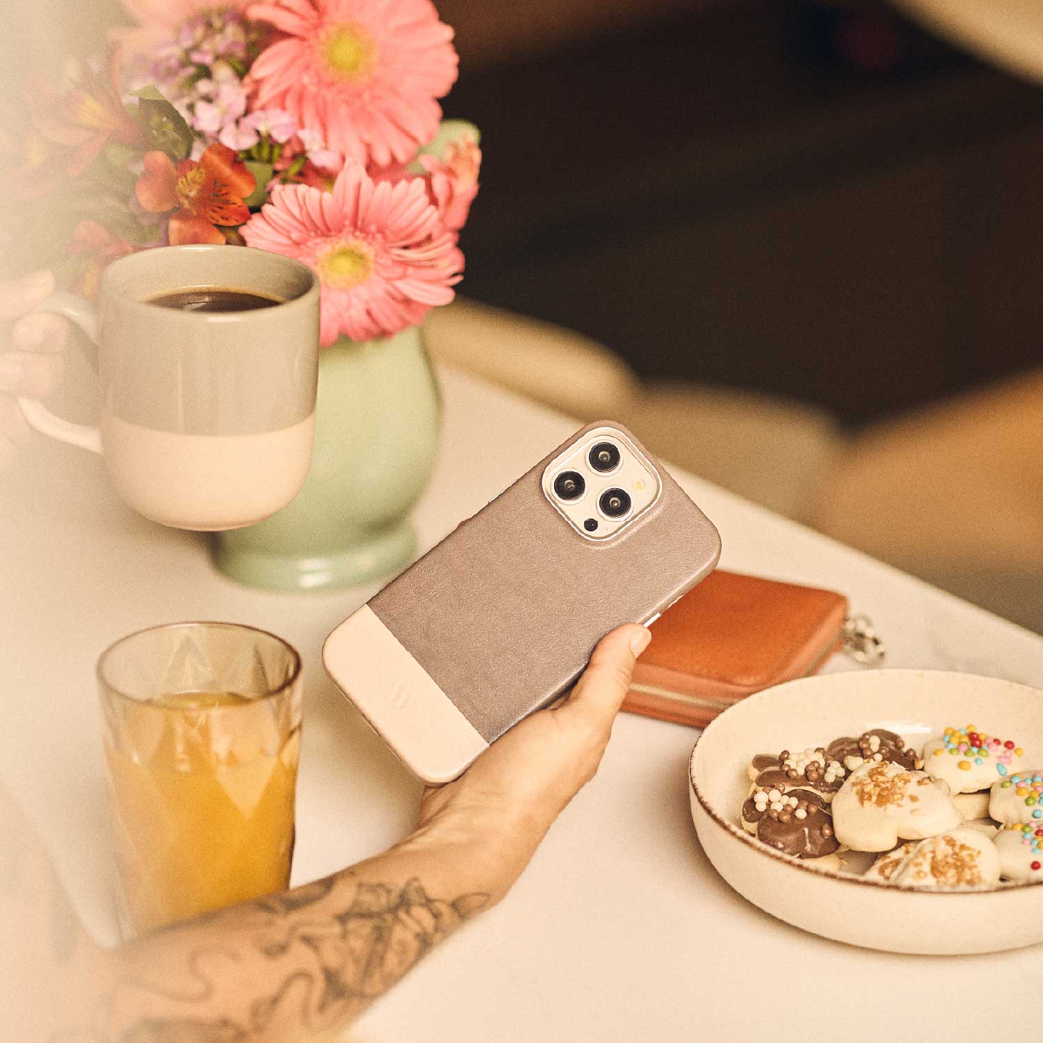 Walden® Funda de Cuero Combinado para iPhone · Volta #color_volta