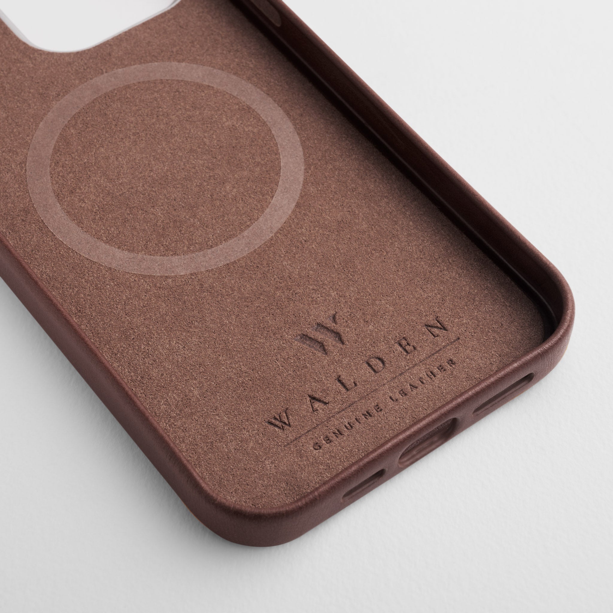 Walden® Funda de Cuero Genuino para iPhone · Moca #color_moca