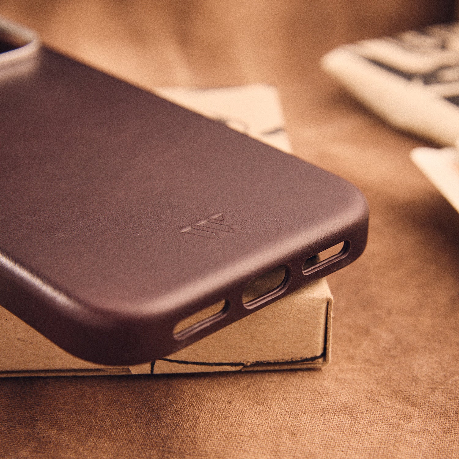 Walden® Funda de Cuero Genuino para iPhone · Terra #color_moca