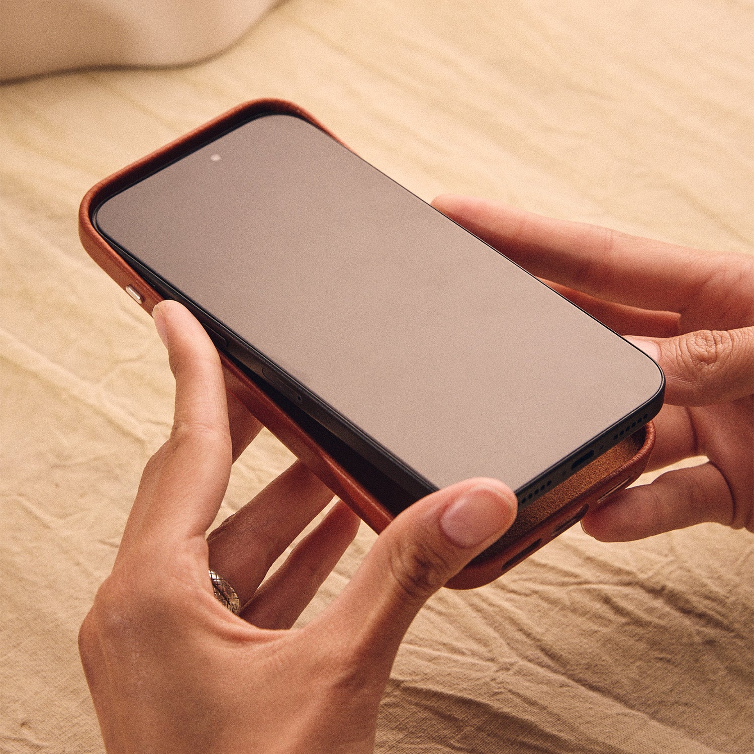 Walden® Funda de Cuero Genuino para iPhone · Terra #color_terra