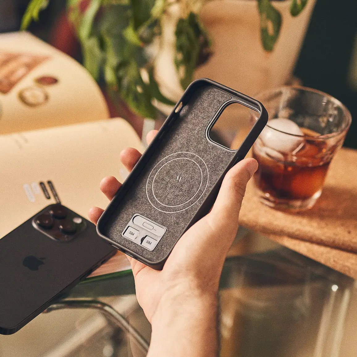 Walden® Funda de Madera Genuina para iPhone · Walnut #color_walnut