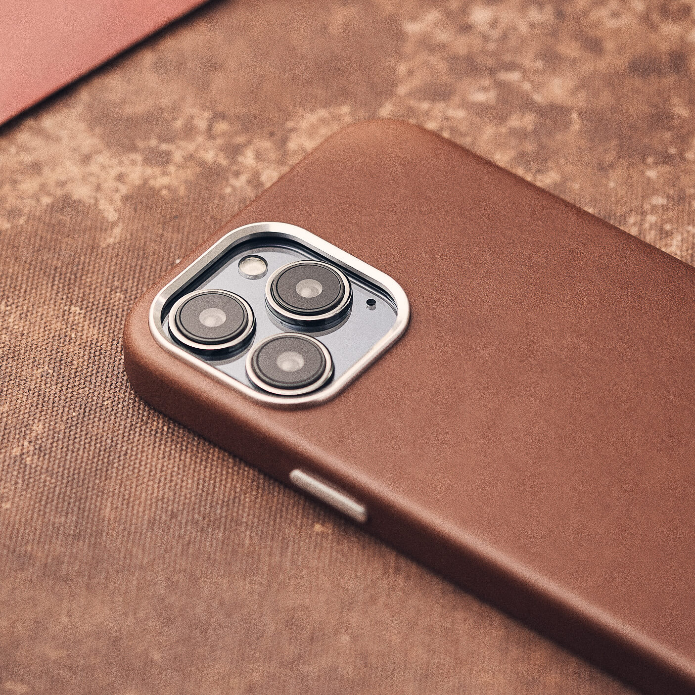 Walden® Funda de Cuero Genuino para iPhone · Moca #color_moca