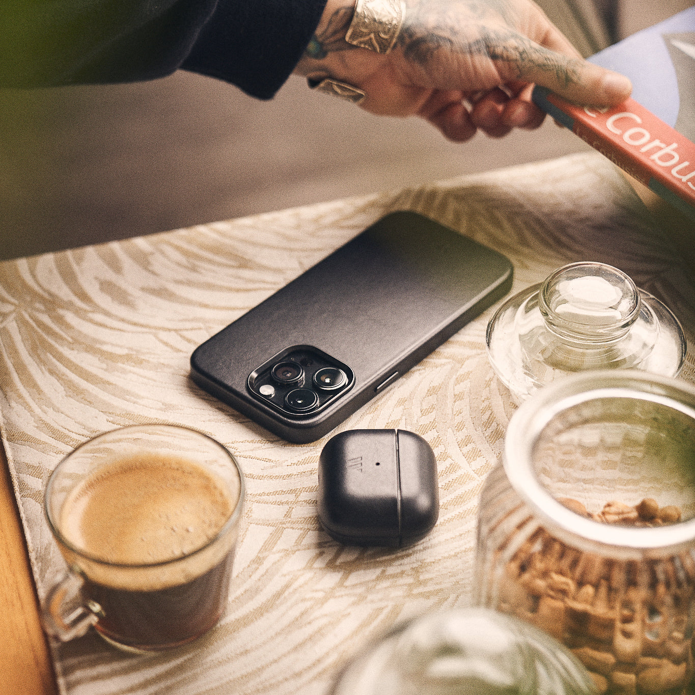 Walden® Funda iPhone + Estuche Airpods de Cuero Genuino · Bosco #color_bosco