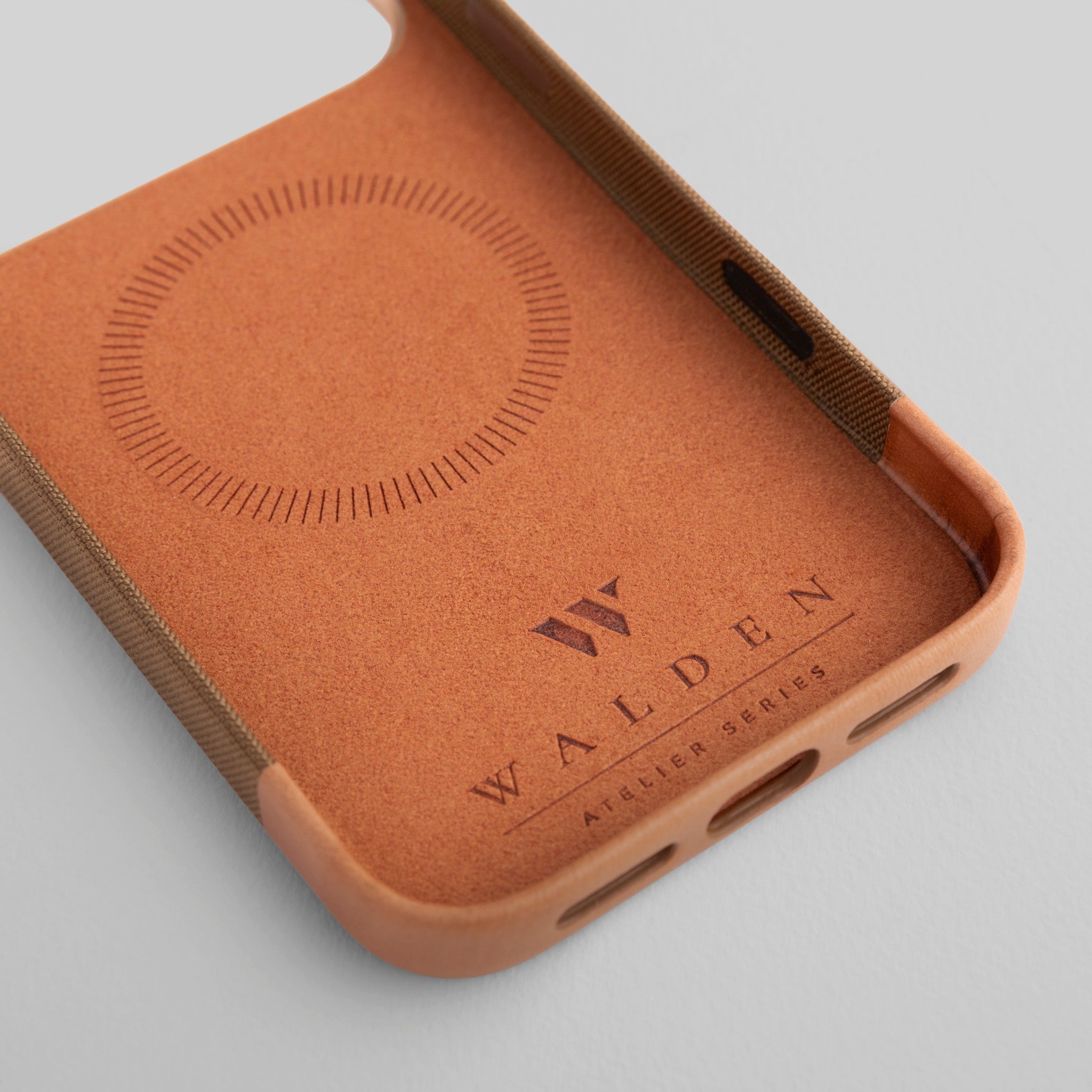 Walden® Funda de Tejido CORDURA® y Cuero para iPhone · Mekas #color_mekas