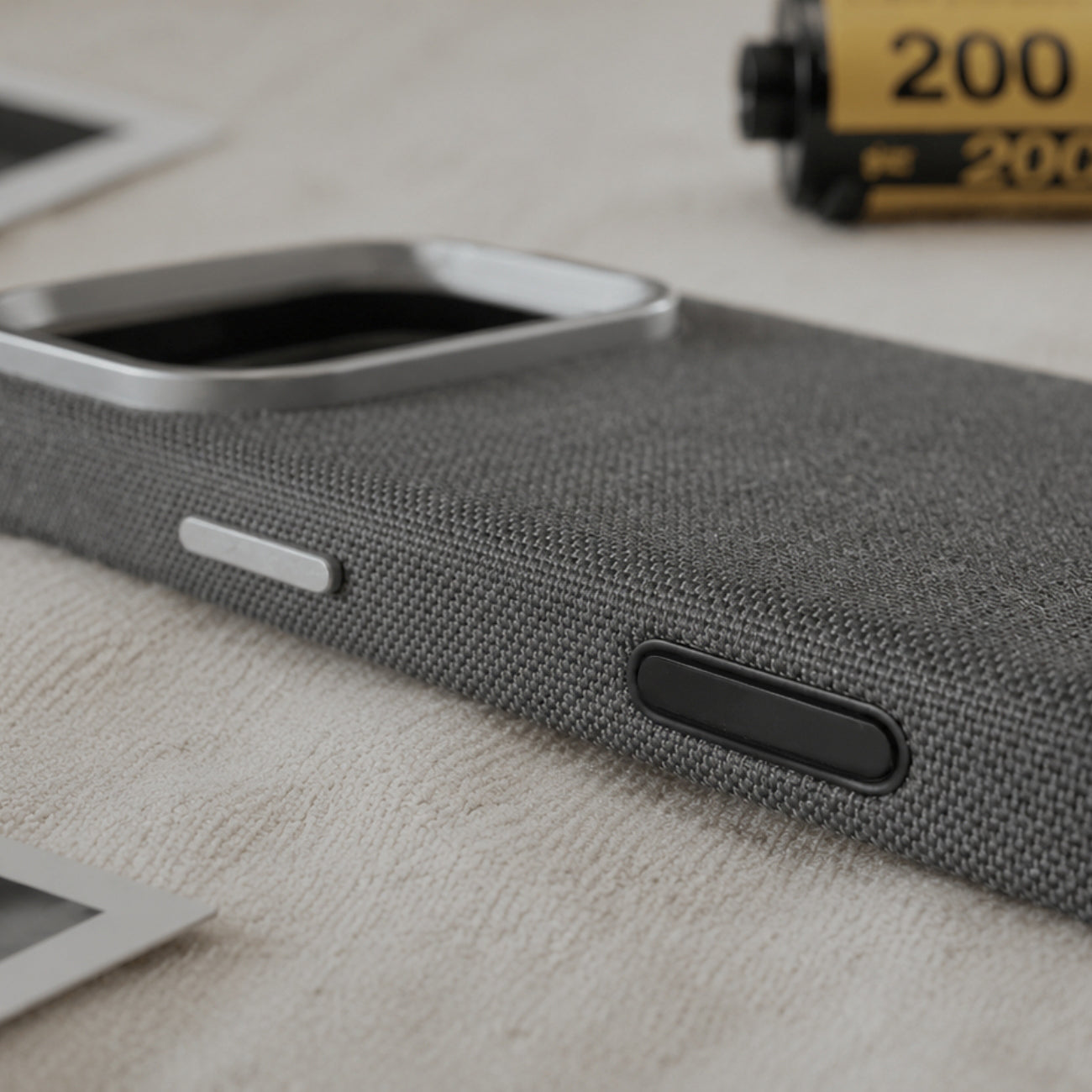 Walden® Funda de Tejido CORDURA® y Cuero para iPhone · Volta #color_volta