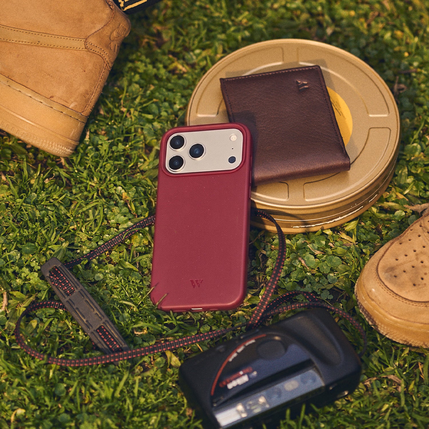 Walden® Funda Biodegradable para iPhone · Burgundy #color_burgundy