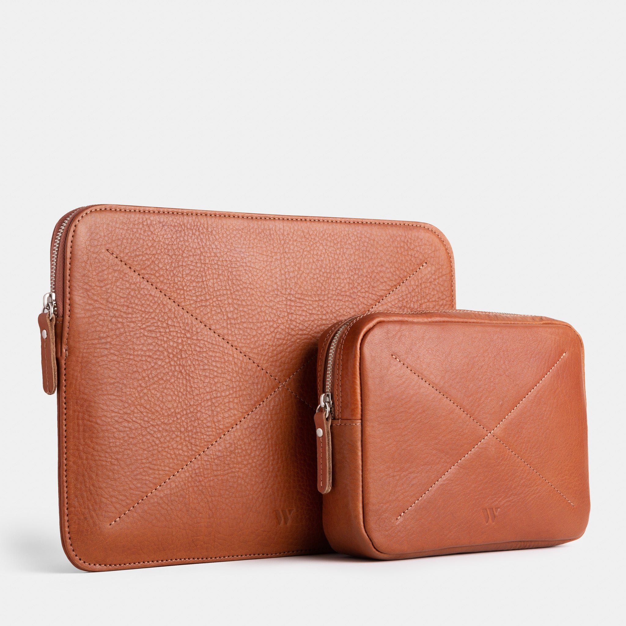 Walden® Bundle Funda iPad + Bolso Tech de Cuero Genuino · Terra