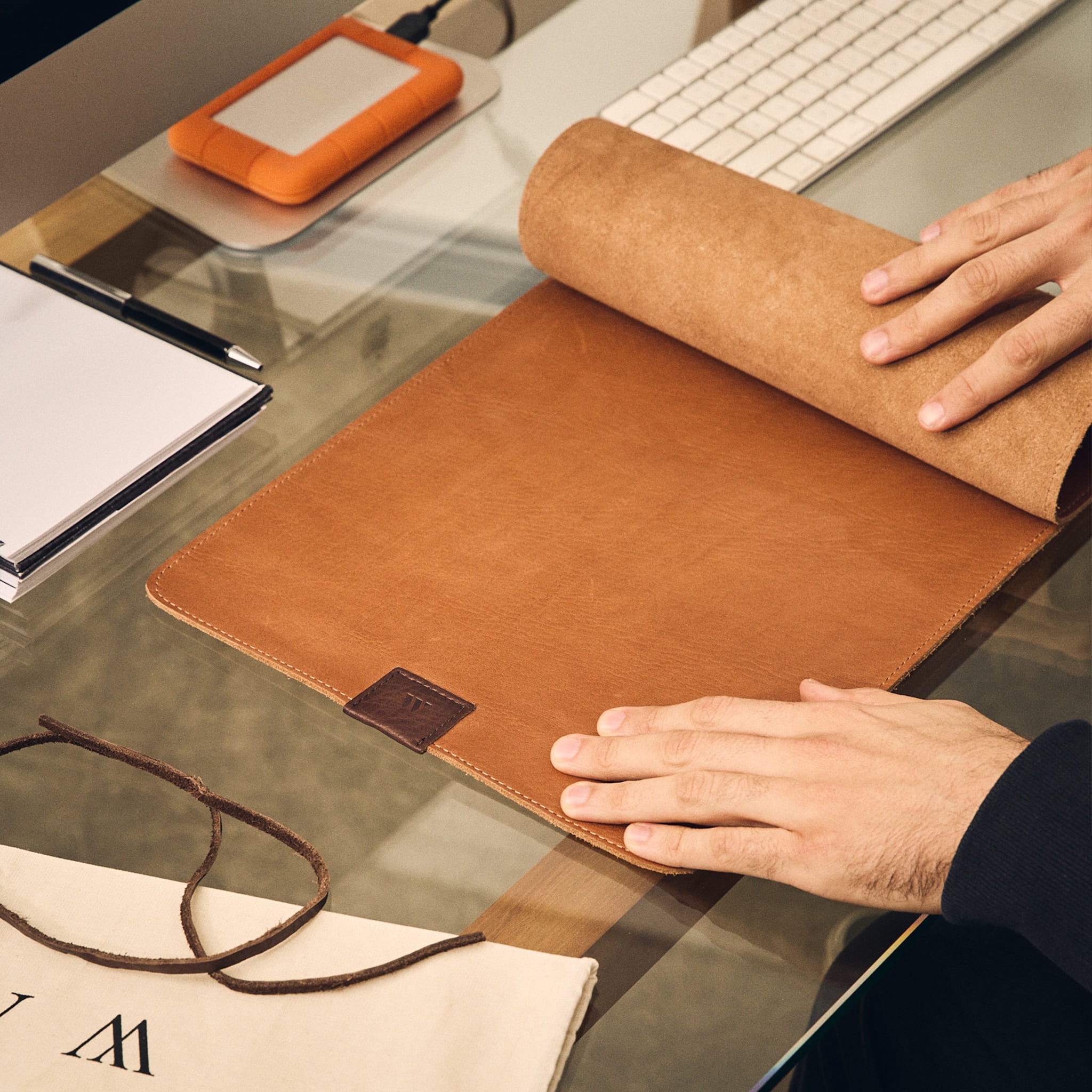 Walden® Keyboard Mat de Cuero Genuino · Terra