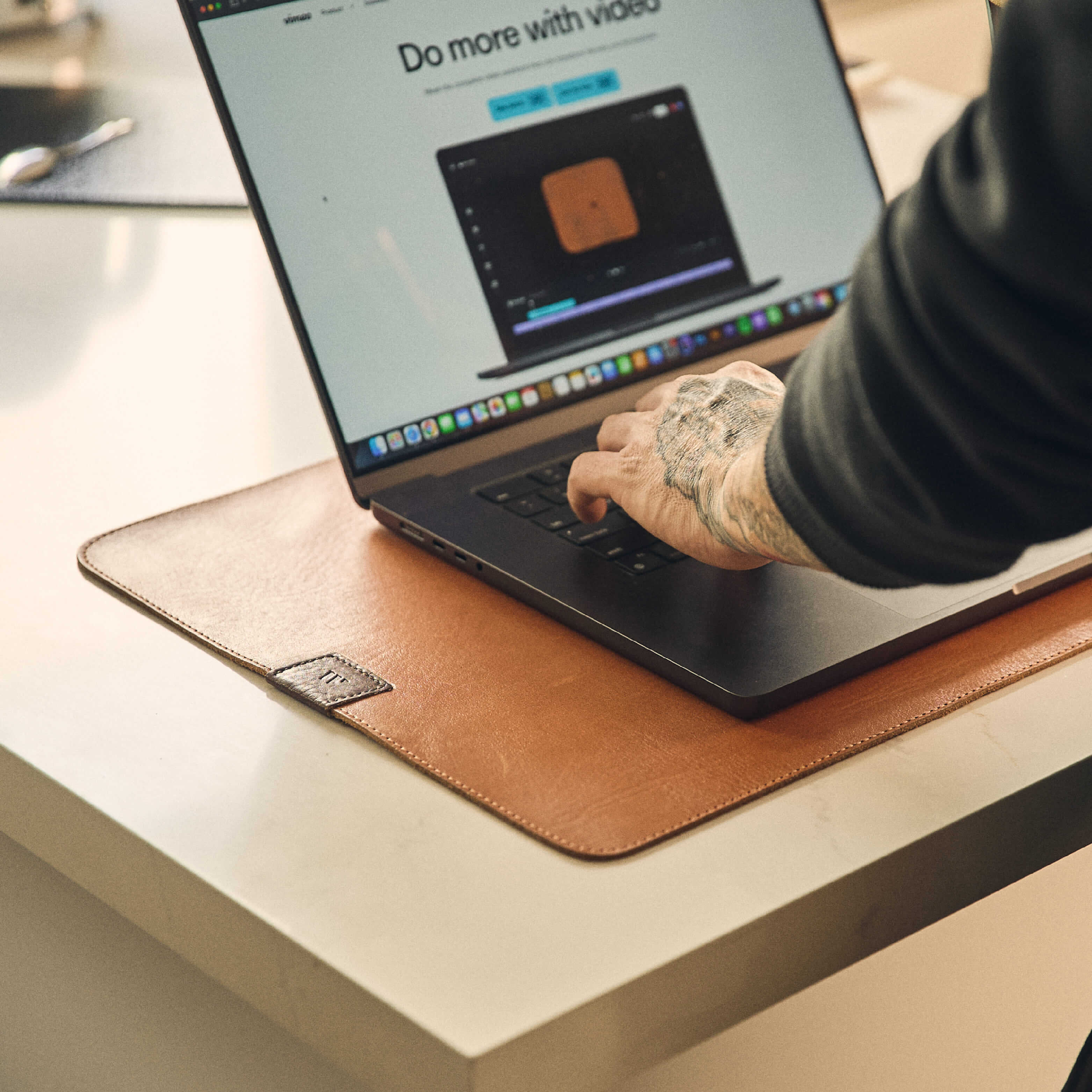 Walden® Laptop Mat de Cuero Genuino · Terra #color_terra