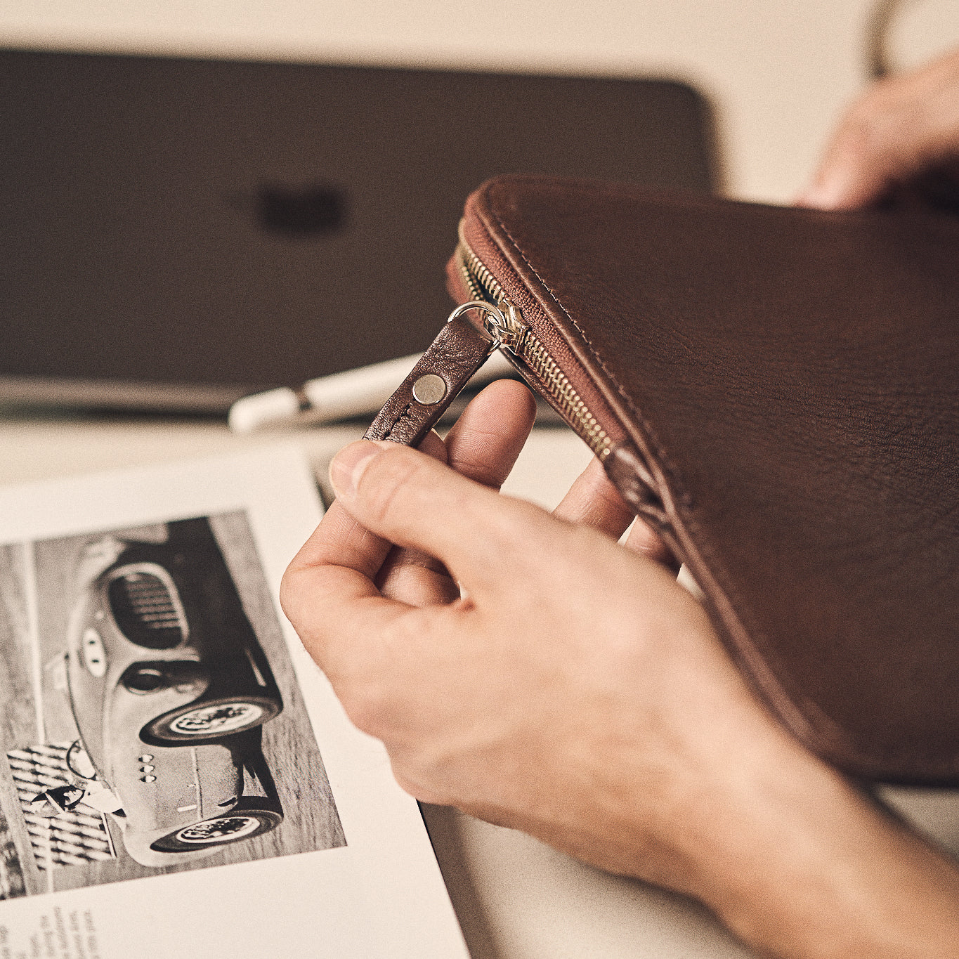 Walden® Funda Apple iPad de Cuero Genuino Curtido Vegetal · Moca #color_moca