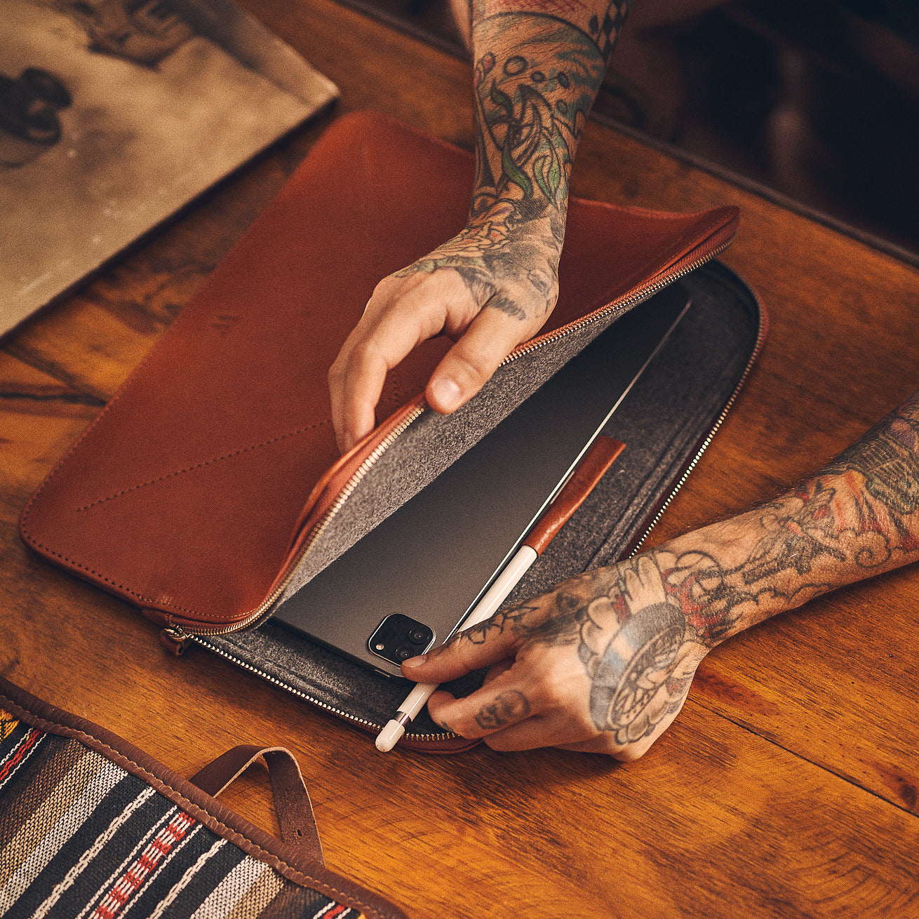 Walden® Funda Apple iPad de Cuero Genuino Curtido Vegetal · Terra  #color_terra