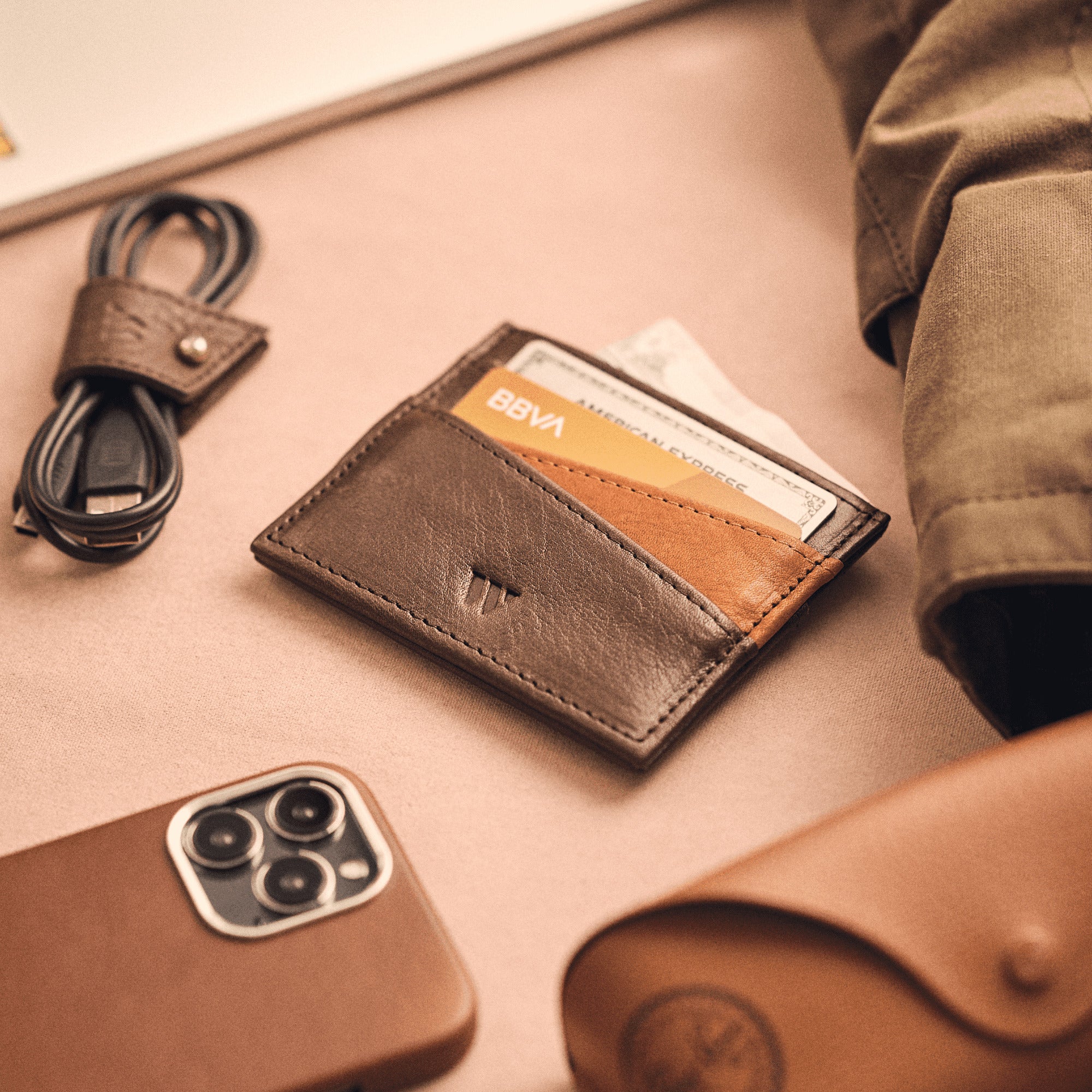 Walden® Tarjetero Slide de Cuero Genuino · Moca #color_moca