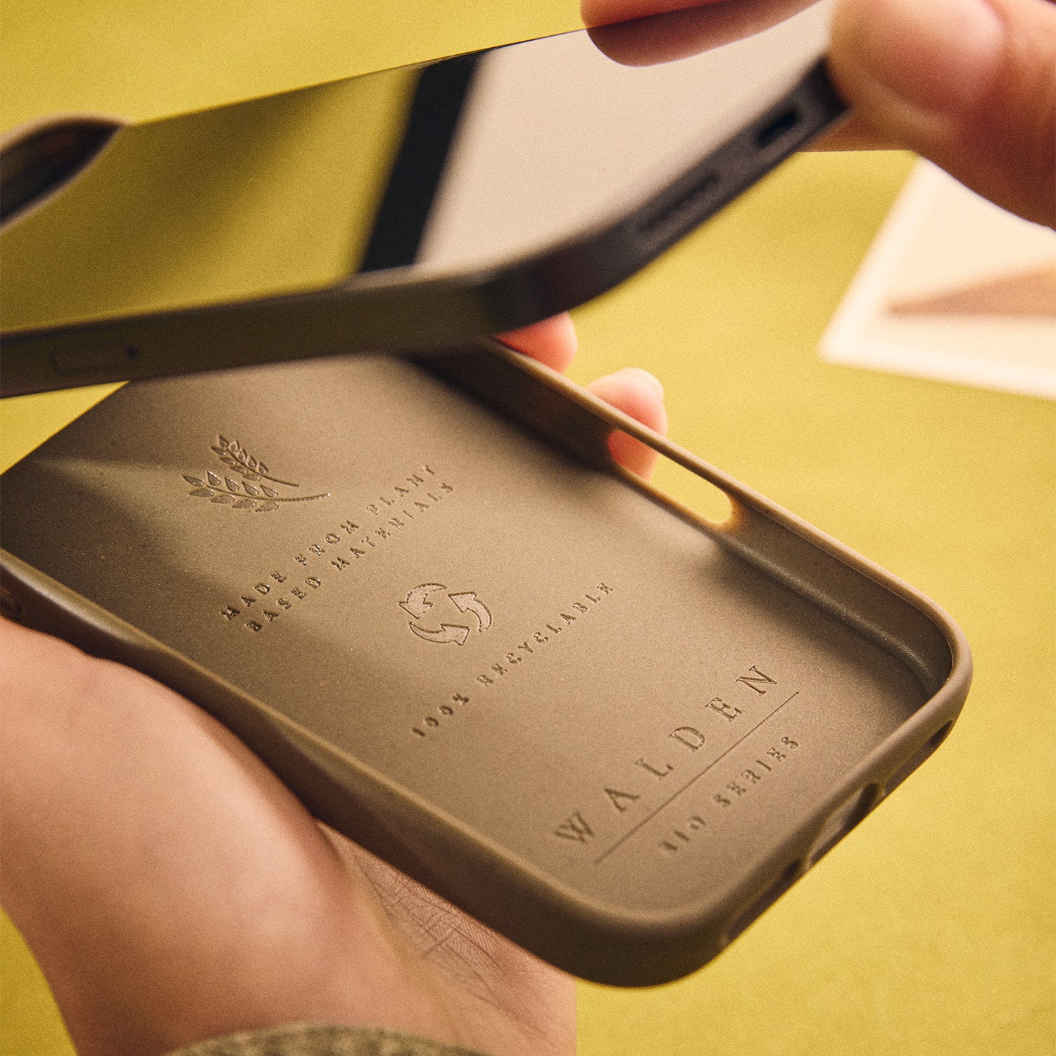 Walden® Funda Biodegradable para iPhone · Olive #color_olive