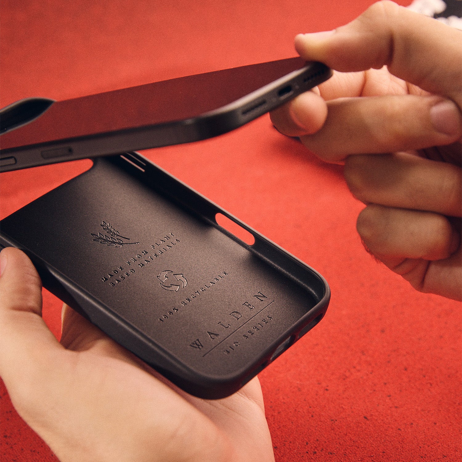 Walden® Funda Biodegradable para iPhone · Deep Black #color_deep black