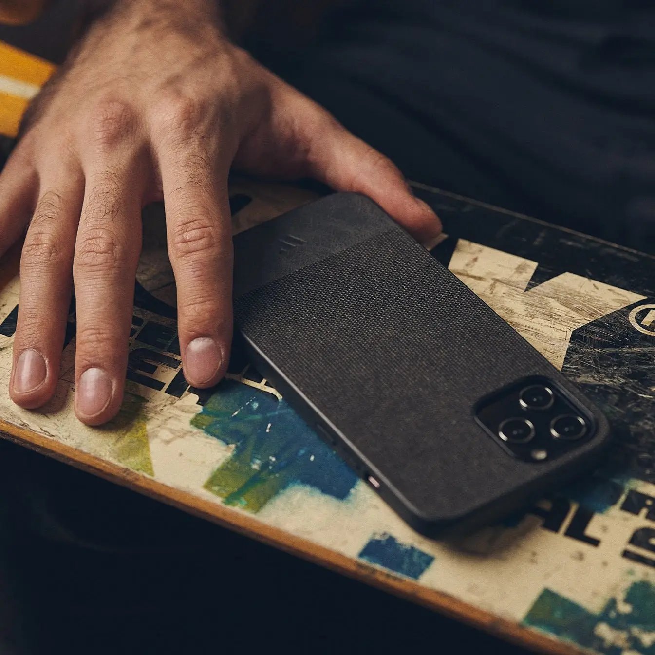 Walden® Funda de Tejido para iPhone · Alcantara #color_alcantara