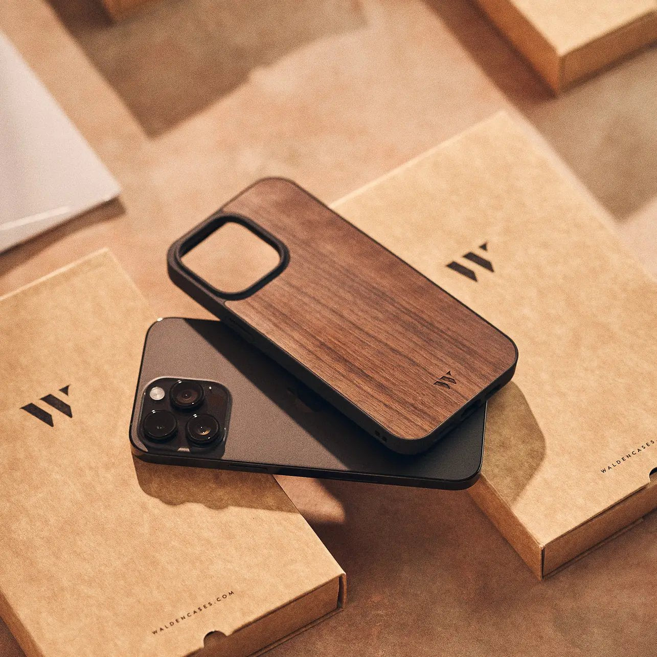Walden® Funda de Madera Genuina para iPhone · Walnut #color_walnut
