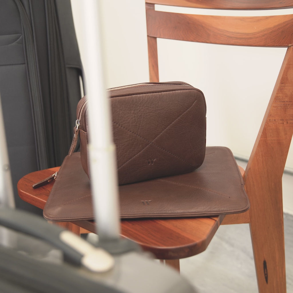 Walden® Bundle Funda Macbook / PC Laptop + Bolso Tech de Cuero Genuino · Terra