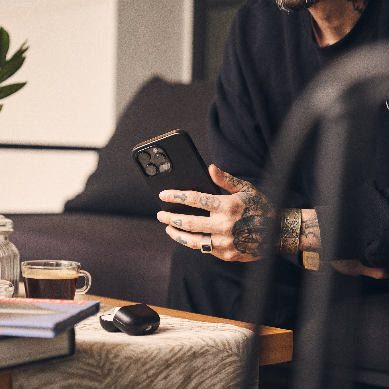 Walden® Funda iPhone + Estuche Airpods de Cuero Genuino · Bosco